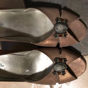 UNISA Bronze open toed sandals